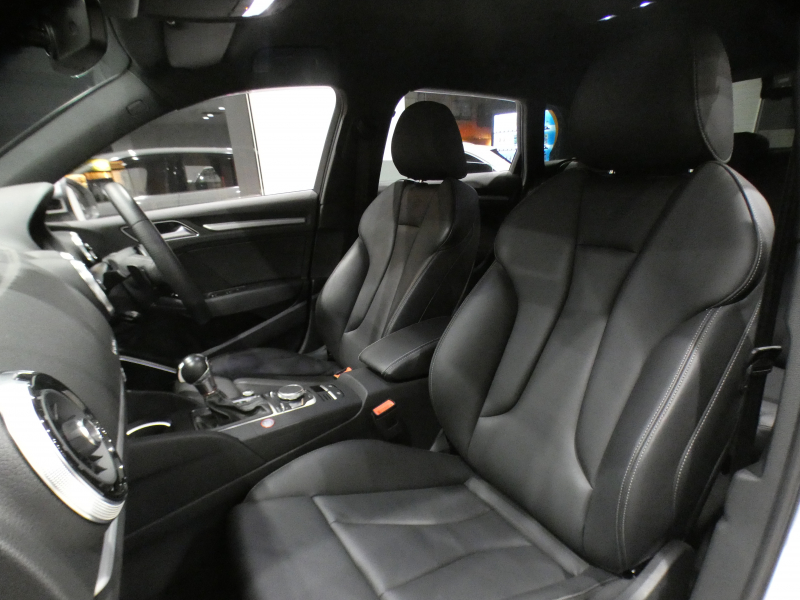 アウディ S3 S3ｽﾎﾟｰﾂﾊﾞｯｸ  ｱｼｽﾀﾝｽPKG　後期 追ACC ﾚｰﾝ&ｻｲﾄﾞｱｼｽﾄ ☆黒ﾅｯﾊﾟ革 ﾋｰﾀｰ ☆B&Oｻｳﾝﾄﾞ MMIﾅﾋﾞ ﾊﾞｰﾁｬﾙCP ｽﾏｰﾄﾌｫﾝIF Bｶﾒﾗ PDC ﾏﾄﾘｸｽLED ☆ﾚﾑｽﾏﾌﾗｰ 専用ｴｸｽﾃﾘｱ&18AW 赤ｷｬﾘﾊﾟｰ H&Rﾀﾞｳﾝｻｽ 290ps　2年保証