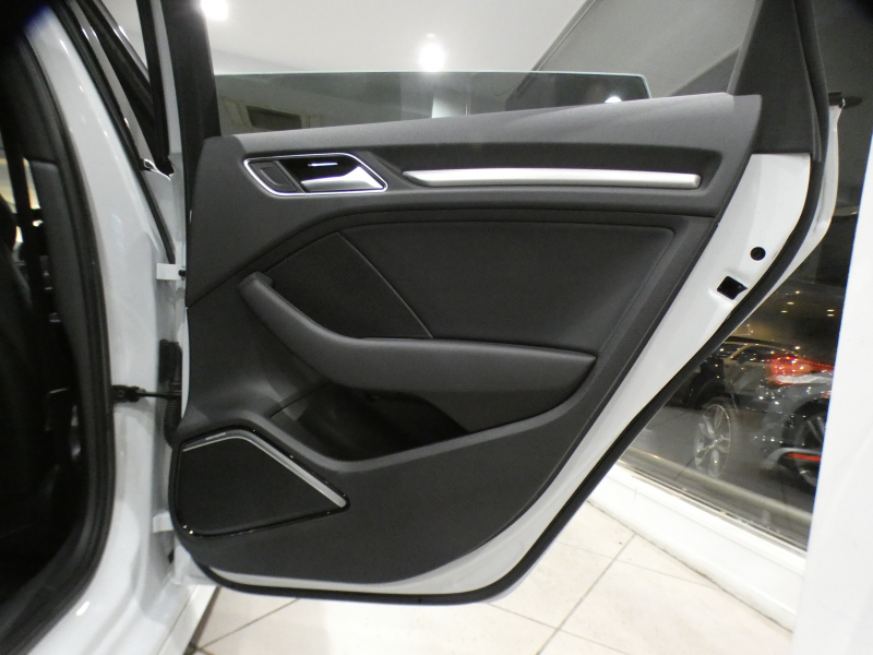 アウディ S3 S3ｽﾎﾟｰﾂﾊﾞｯｸ  ｱｼｽﾀﾝｽPKG　後期 追ACC ﾚｰﾝ&ｻｲﾄﾞｱｼｽﾄ ☆黒ﾅｯﾊﾟ革 ﾋｰﾀｰ ☆B&Oｻｳﾝﾄﾞ MMIﾅﾋﾞ ﾊﾞｰﾁｬﾙCP ｽﾏｰﾄﾌｫﾝIF Bｶﾒﾗ PDC ﾏﾄﾘｸｽLED ☆ﾚﾑｽﾏﾌﾗｰ 専用ｴｸｽﾃﾘｱ&18AW 赤ｷｬﾘﾊﾟｰ H&Rﾀﾞｳﾝｻｽ 290ps　2年保証