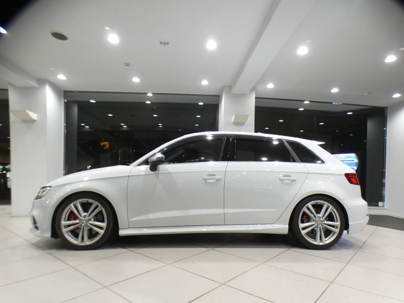 アウディ S3 S3ｽﾎﾟｰﾂﾊﾞｯｸ  ｱｼｽﾀﾝｽPKG　後期 追ACC ﾚｰﾝ&ｻｲﾄﾞｱｼｽﾄ ☆黒ﾅｯﾊﾟ革 ﾋｰﾀｰ ☆B&Oｻｳﾝﾄﾞ MMIﾅﾋﾞ ﾊﾞｰﾁｬﾙCP ｽﾏｰﾄﾌｫﾝIF Bｶﾒﾗ PDC ﾏﾄﾘｸｽLED ☆ﾚﾑｽﾏﾌﾗｰ 専用ｴｸｽﾃﾘｱ&18AW 赤ｷｬﾘﾊﾟｰ H&Rﾀﾞｳﾝｻｽ 290ps　2年保証