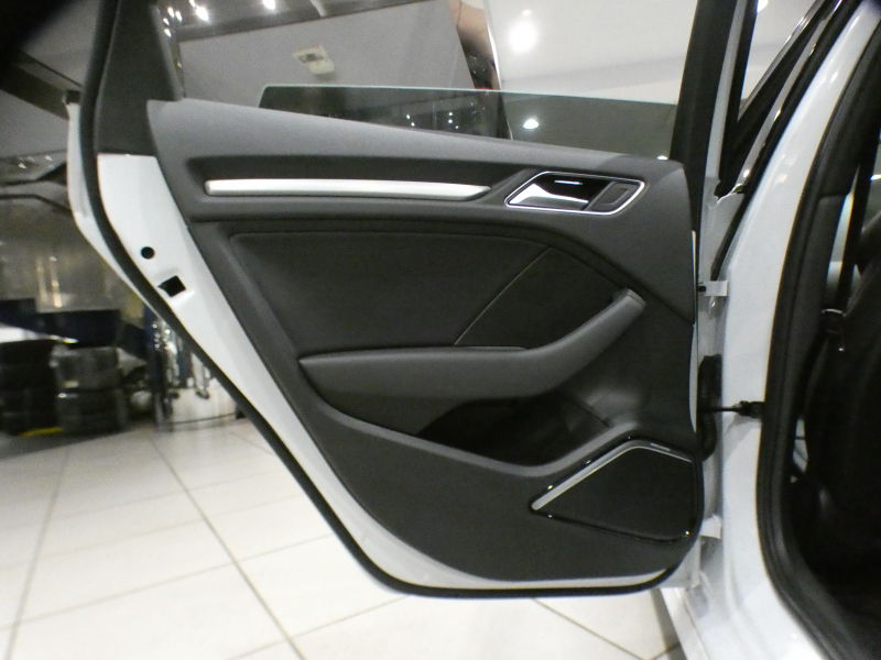 アウディ S3 S3ｽﾎﾟｰﾂﾊﾞｯｸ  ｱｼｽﾀﾝｽPKG　後期 追ACC ﾚｰﾝ&ｻｲﾄﾞｱｼｽﾄ ☆黒ﾅｯﾊﾟ革 ﾋｰﾀｰ ☆B&Oｻｳﾝﾄﾞ MMIﾅﾋﾞ ﾊﾞｰﾁｬﾙCP ｽﾏｰﾄﾌｫﾝIF Bｶﾒﾗ PDC ﾏﾄﾘｸｽLED ☆ﾚﾑｽﾏﾌﾗｰ 専用ｴｸｽﾃﾘｱ&18AW 赤ｷｬﾘﾊﾟｰ H&Rﾀﾞｳﾝｻｽ 290ps　2年保証
