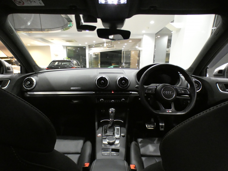 アウディ S3 S3ｽﾎﾟｰﾂﾊﾞｯｸ  ｱｼｽﾀﾝｽPKG　後期 追ACC ﾚｰﾝ&ｻｲﾄﾞｱｼｽﾄ ☆黒ﾅｯﾊﾟ革 ﾋｰﾀｰ ☆B&Oｻｳﾝﾄﾞ MMIﾅﾋﾞ ﾊﾞｰﾁｬﾙCP ｽﾏｰﾄﾌｫﾝIF Bｶﾒﾗ PDC ﾏﾄﾘｸｽLED ☆ﾚﾑｽﾏﾌﾗｰ 専用ｴｸｽﾃﾘｱ&18AW 赤ｷｬﾘﾊﾟｰ H&Rﾀﾞｳﾝｻｽ 290ps　2年保証