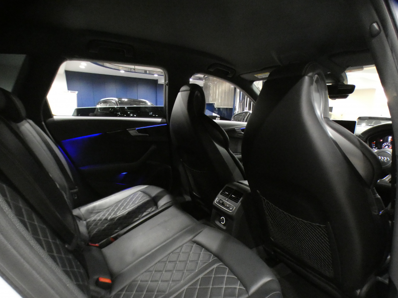 アウディ S4 S4ｱﾊﾞﾝﾄ ﾚｻﾞｰ&ｱｼｽﾀﾝｽPKG　ADVｷｰ 追ACC ﾚｰﾝ&ｻｲﾄﾞｱｼｽﾄ ｱｳﾃﾞｨﾌﾟﾚｾﾝｽ 黒革 ☆全席ﾋｰﾀｰ ☆ﾏｯｻｰｼﾞ機能 MMIﾅﾋﾞ ﾊﾞｰﾁｬﾙCP ☆全周囲ｶﾒﾗ PDC ﾏﾄﾘｸｽLED 専用ｴｸｽﾃﾘｱ&18AW 赤ｷｬﾘﾊﾟｰ 354ps　2年保証