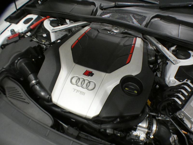 アウディ S4 S4ｱﾊﾞﾝﾄ ﾚｻﾞｰ&ｱｼｽﾀﾝｽPKG　ADVｷｰ 追ACC ﾚｰﾝ&ｻｲﾄﾞｱｼｽﾄ ｱｳﾃﾞｨﾌﾟﾚｾﾝｽ 黒革 ☆全席ﾋｰﾀｰ ☆ﾏｯｻｰｼﾞ機能 MMIﾅﾋﾞ ﾊﾞｰﾁｬﾙCP ☆全周囲ｶﾒﾗ PDC ﾏﾄﾘｸｽLED 専用ｴｸｽﾃﾘｱ&18AW 赤ｷｬﾘﾊﾟｰ 354ps　2年保証