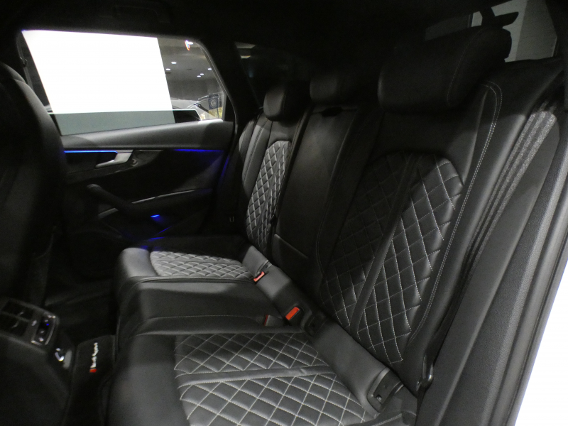 アウディ S4 S4ｱﾊﾞﾝﾄ ﾚｻﾞｰ&ｱｼｽﾀﾝｽPKG　ADVｷｰ 追ACC ﾚｰﾝ&ｻｲﾄﾞｱｼｽﾄ ｱｳﾃﾞｨﾌﾟﾚｾﾝｽ 黒革 ☆全席ﾋｰﾀｰ ☆ﾏｯｻｰｼﾞ機能 MMIﾅﾋﾞ ﾊﾞｰﾁｬﾙCP ☆全周囲ｶﾒﾗ PDC ﾏﾄﾘｸｽLED 専用ｴｸｽﾃﾘｱ&18AW 赤ｷｬﾘﾊﾟｰ 354ps　2年保証