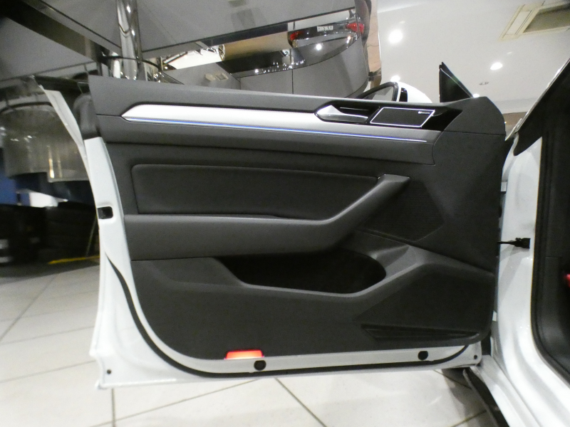 フォルクスワーゲン アルテオン ｱﾙﾃｵﾝ TSI 4MOTION Rﾗｲﾝ ｱﾄﾞﾊﾞﾝｽ ﾗｸﾞｼﾞｭｱﾘｰPKG　追ACC ﾚｰﾝﾁｪﾝｼﾞLKA 黒革 全席ﾋｰﾀｰ ﾊﾟﾉﾗﾏSR ﾃﾞｨｽｶﾊﾞｰﾅﾋﾞ ☆DYNAUDIOｻｳﾝﾄﾞ 全周ｶﾒﾗ ﾍｯﾄﾞｱｯﾌﾟDSP LEDﾗｲﾄ ｱﾝﾋﾞｴﾝﾄﾗｲﾄ ☆ﾏｸｽﾄﾝｴｱﾛ ☆ﾛﾊﾅ20AW ﾀﾞｳﾝｻｽ　2年保証