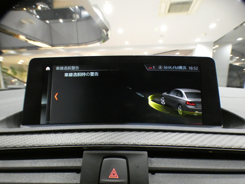 BMW Mシリーズ M2ｸｰﾍﾟ　☆後期 ｺﾝﾌｫA 黒革 ﾋｰﾀｰ ☆CS用ｱﾙｶﾝﾀﾗｽﾃｱﾘﾝｸﾞ ﾀｯﾁP対応iDriveﾅﾋﾞ ☆harman/k ☆TVﾁｭｰﾅｰ Bｶﾒﾗ PDC LEDﾗｲﾄ 専用ｴｸｽﾃﾘｱ&19AW 370ps　2年保証