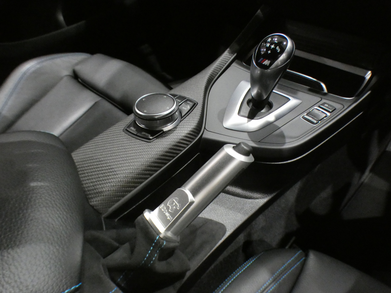 BMW Mシリーズ M2ｸｰﾍﾟ　☆後期 ｺﾝﾌｫA 黒革 ﾋｰﾀｰ ☆CS用ｱﾙｶﾝﾀﾗｽﾃｱﾘﾝｸﾞ ﾀｯﾁP対応iDriveﾅﾋﾞ ☆harman/k ☆TVﾁｭｰﾅｰ Bｶﾒﾗ PDC LEDﾗｲﾄ 専用ｴｸｽﾃﾘｱ&19AW 370ps　2年保証