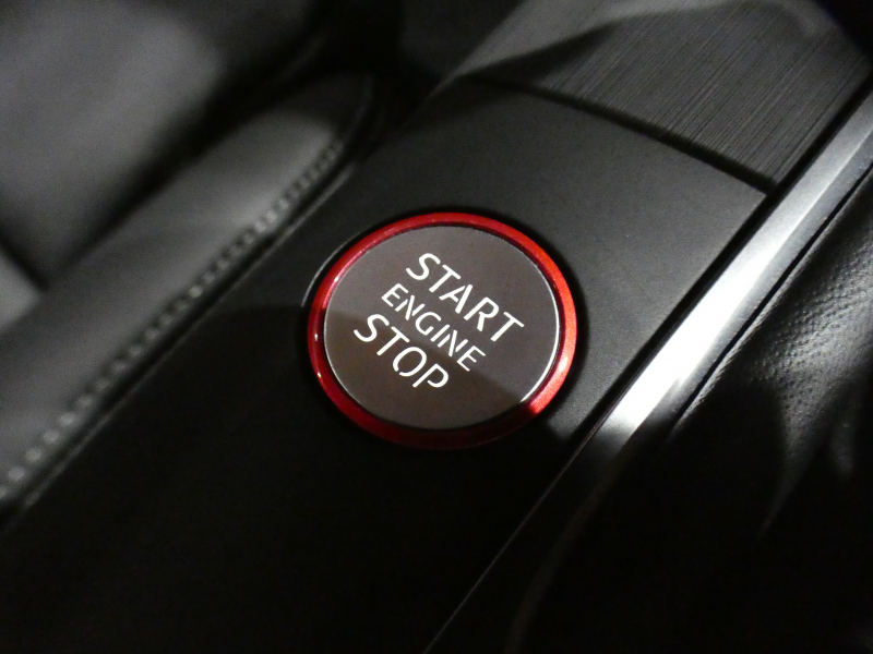 アウディ RS3 RS3ｾﾀﾞﾝ　ADVｷｰ 追ACC ﾚｰﾝ&ｻｲﾄﾞｱｼｽﾄ 黒革 ﾋｰﾀｰ MMIﾅﾋﾞ ﾊﾞｰﾁｬﾙCP ☆B&Oｻｳﾝﾄﾞ Bｶﾒﾗ PDC LEDﾗｲﾄ 専用ｴｸｽﾃﾘｱ&19AW ﾚｯﾄﾞｷｬﾘﾊﾟｰ 可変ﾏﾌﾗｰ 400ps　2年保証