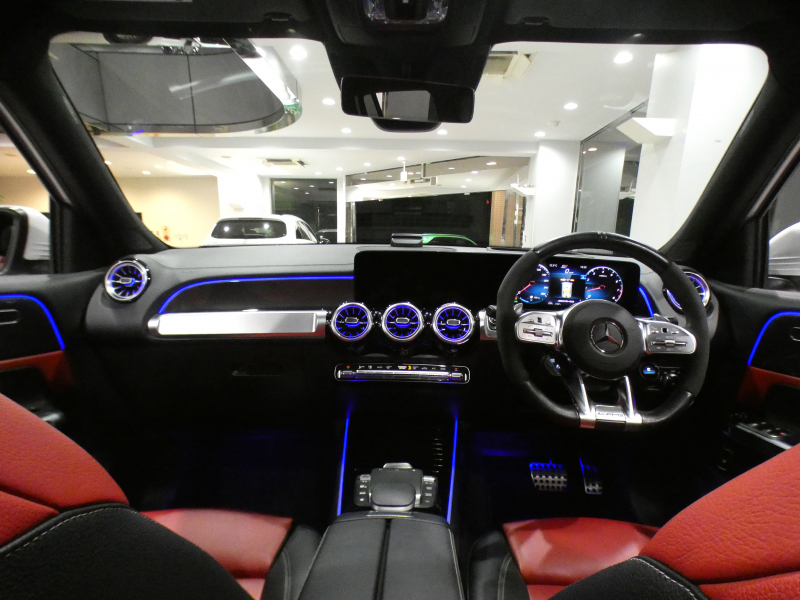 AMG GLB GLB35 4MATIC ｱﾄﾞﾊﾞﾝｽﾄﾞ&ﾚｰﾀﾞｰｾｰﾌﾃｨPKG　 ☆赤&黒革 ☆ﾊﾟﾉﾗﾏSR MBUX TV carPlay 全周囲ｶﾒﾗ PTS ﾍｯﾄﾞｱｯﾌﾟDSP ﾏﾙﾁﾋﾞｰﾑLED ｱﾝﾋﾞｴﾝﾄﾗｲﾄ AMG専用ｴｸｽﾃﾘｱ&19AW 306ps　2年保証