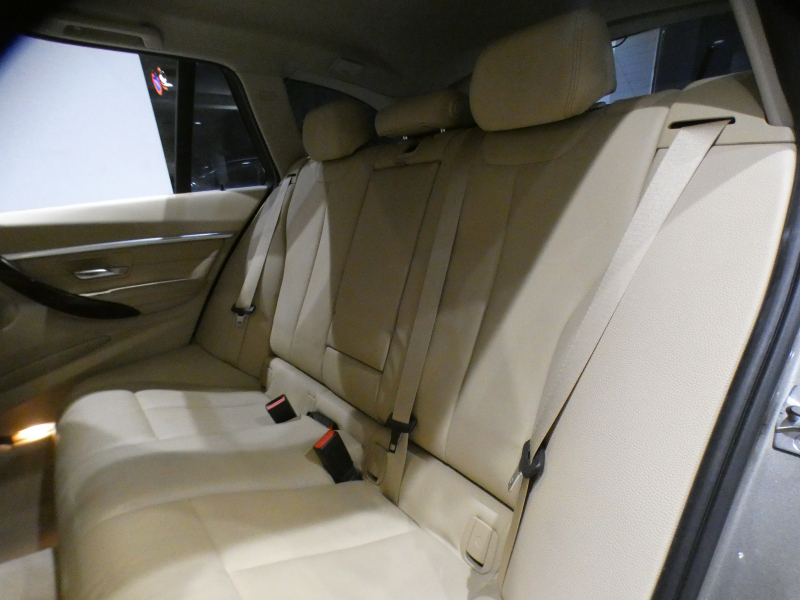 BMW 3シリーズ 320i XDriveﾂｰﾘﾝｸﾞ ﾗｸﾞｼﾞｭｱﾘｰ　後期 追ACC ﾚｰﾝCHW 衝突軽減 ☆ﾍｯﾄﾞｱｯﾌﾟDSP ﾍﾞｰｼﾞｭ革 ﾋｰﾀｰ ﾀｯﾁP対応iﾄﾞﾗｲﾌﾞﾅﾋﾞ(第6世代) ☆ﾄｯﾌﾟ･ｻｲﾄﾞﾋﾞｭｰｶﾒﾗ PDC ☆TVﾁｭｰﾅｰ LEDﾗｲﾄ&ﾃｰﾙﾗﾝﾌﾟ ｵｰﾄﾃｰﾙｹﾞｰﾄ　2年保証