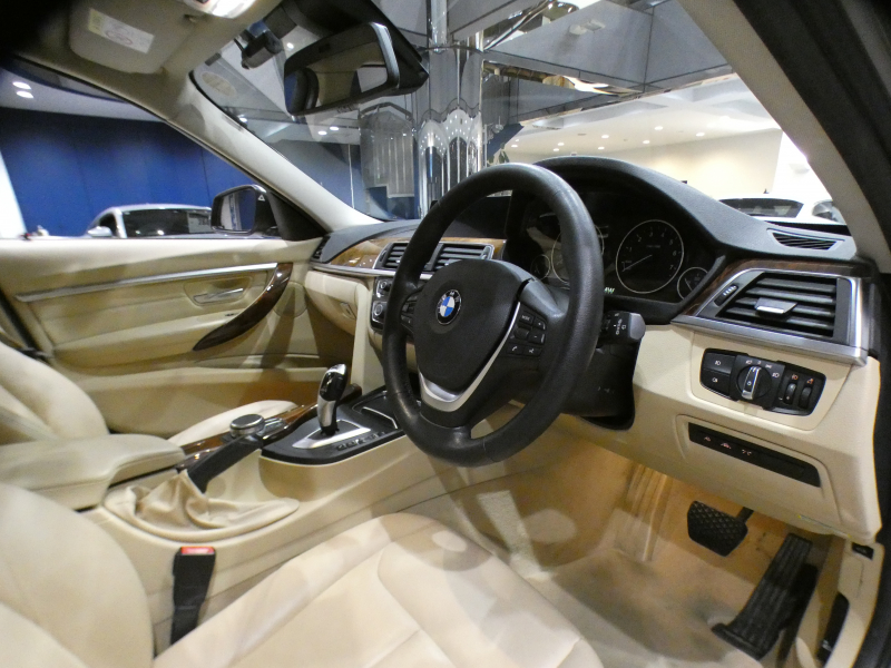BMW 3シリーズ 320i XDriveﾂｰﾘﾝｸﾞ ﾗｸﾞｼﾞｭｱﾘｰ　後期 追ACC ﾚｰﾝCHW 衝突軽減 ☆ﾍｯﾄﾞｱｯﾌﾟDSP ﾍﾞｰｼﾞｭ革 ﾋｰﾀｰ ﾀｯﾁP対応iﾄﾞﾗｲﾌﾞﾅﾋﾞ(第6世代) ☆ﾄｯﾌﾟ･ｻｲﾄﾞﾋﾞｭｰｶﾒﾗ PDC ☆TVﾁｭｰﾅｰ LEDﾗｲﾄ&ﾃｰﾙﾗﾝﾌﾟ ｵｰﾄﾃｰﾙｹﾞｰﾄ　2年保証