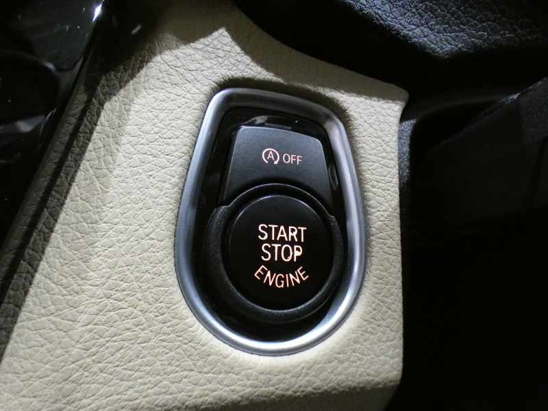 BMW 3シリーズ 320i XDriveﾂｰﾘﾝｸﾞ ﾗｸﾞｼﾞｭｱﾘｰ　後期 追ACC ﾚｰﾝCHW 衝突軽減 ☆ﾍｯﾄﾞｱｯﾌﾟDSP ﾍﾞｰｼﾞｭ革 ﾋｰﾀｰ ﾀｯﾁP対応iﾄﾞﾗｲﾌﾞﾅﾋﾞ(第6世代) ☆ﾄｯﾌﾟ･ｻｲﾄﾞﾋﾞｭｰｶﾒﾗ PDC ☆TVﾁｭｰﾅｰ LEDﾗｲﾄ&ﾃｰﾙﾗﾝﾌﾟ ｵｰﾄﾃｰﾙｹﾞｰﾄ　2年保証