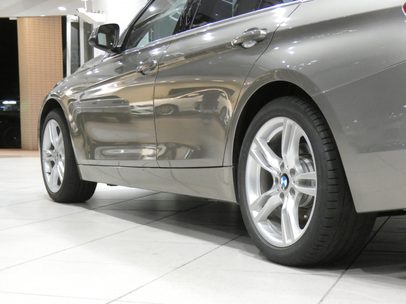 BMW 3シリーズ 320i XDriveﾂｰﾘﾝｸﾞ ﾗｸﾞｼﾞｭｱﾘｰ　後期 追ACC ﾚｰﾝCHW 衝突軽減 ☆ﾍｯﾄﾞｱｯﾌﾟDSP ﾍﾞｰｼﾞｭ革 ﾋｰﾀｰ ﾀｯﾁP対応iﾄﾞﾗｲﾌﾞﾅﾋﾞ(第6世代) ☆ﾄｯﾌﾟ･ｻｲﾄﾞﾋﾞｭｰｶﾒﾗ PDC ☆TVﾁｭｰﾅｰ LEDﾗｲﾄ&ﾃｰﾙﾗﾝﾌﾟ ｵｰﾄﾃｰﾙｹﾞｰﾄ　2年保証