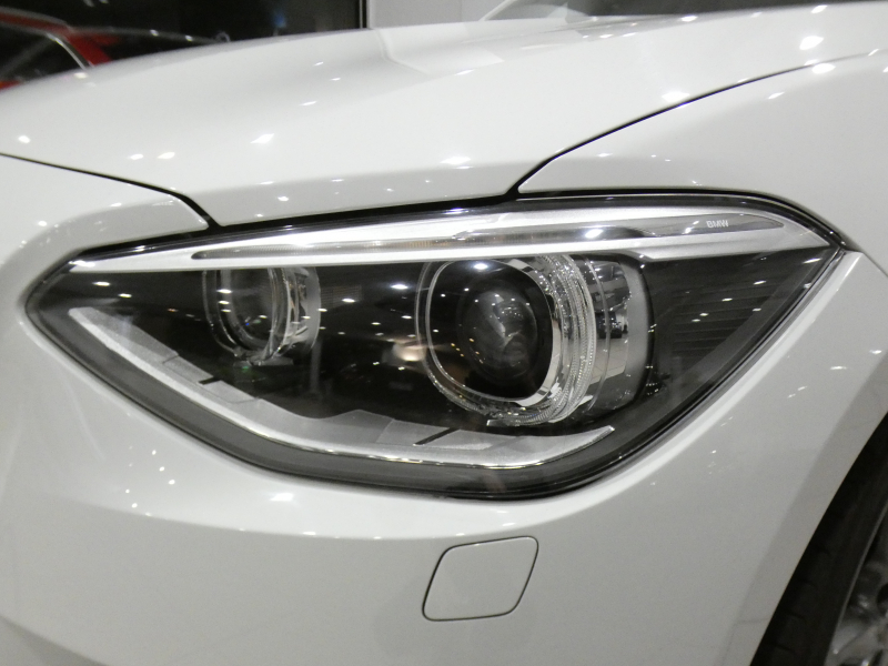 BMW 1シリーズ M135i 　ｺﾝﾌｫA ☆赤革 ﾋｰﾀｰ iDriveﾅﾋﾞ(CIC) BTｵｰﾃﾞｨｵ ☆Bｶﾒﾗ ｷｾﾉﾝ 専用ｴｸｽﾃﾘｱ&18AW 326ps　2年保証