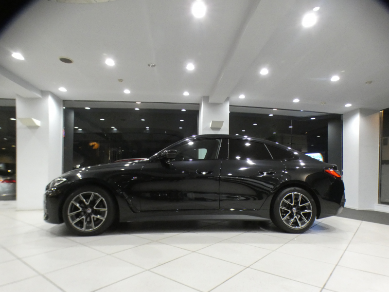 BMW 4シリーズ 420iｸﾞﾗﾝｸｰﾍﾟ Mｽﾎﾟｰﾂ　Dｱｼｽﾄ+ 追ACC ﾚｰﾝCHW 衝突軽減 黒半革 ﾋｰﾀｰ iﾄﾞﾗｲﾌﾞﾅﾋﾞ(第7世代ﾀｯﾁP対応) ﾜｲﾔﾚｽCH 全周囲ｶﾒﾗ PDC LEDﾗｲﾄ ｵｰﾄﾃｰﾙｹﾞｰﾄ Mｽﾎﾟｰﾂｴｱﾛ&18AW　2年保証