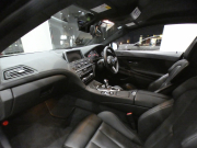 BMW Mシリーズ M6ｸｰﾍﾟ　ｺﾝﾌｫA 黒革 ﾋｰﾀｰ ｶｰﾎﾞﾝR iﾄﾞﾗｲﾌﾞﾅﾋﾞ(CIC) BTｵｰﾃﾞｨｵ Bｶﾒﾗ&ﾌﾛﾝﾄｶﾒﾗ PDC ﾍｯﾄﾞｱｯﾌﾟDSP LEDﾗｲﾄ 専用ｴｸｽﾃﾘｱ&20AW 560ps　2年保証