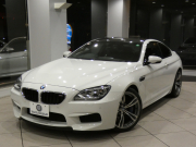 BMW Mシリーズ M6ｸｰﾍﾟ　ｺﾝﾌｫA 黒革 ﾋｰﾀｰ ｶｰﾎﾞﾝR iﾄﾞﾗｲﾌﾞﾅﾋﾞ(CIC) BTｵｰﾃﾞｨｵ Bｶﾒﾗ&ﾌﾛﾝﾄｶﾒﾗ PDC ﾍｯﾄﾞｱｯﾌﾟDSP LEDﾗｲﾄ 専用ｴｸｽﾃﾘｱ&20AW 560ps　2年保証