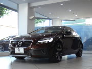 ボルボ V40 V40ｸﾛｽｶﾝﾄﾘｰ T5 AWD ｻﾏﾑ　追ACC･LKA･LCMA 茶革 ﾋｰﾀｰ 7ｲﾝﾁHDDﾅﾋﾞTV ﾌﾟﾚﾐｱﾑｻｳﾝﾄﾞ Bｶﾒﾗ LEDﾗｲﾄ ﾄﾞﾗﾚｺ 専用ｴｸｽﾃﾘｱ&18AW　2年保証