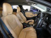 ボルボ V40 V40ｸﾛｽｶﾝﾄﾘｰ T5 AWD ｻﾏﾑ　追ACC･LKA･LCMA 茶革 ﾋｰﾀｰ 7ｲﾝﾁHDDﾅﾋﾞTV ﾌﾟﾚﾐｱﾑｻｳﾝﾄﾞ Bｶﾒﾗ LEDﾗｲﾄ ﾄﾞﾗﾚｺ 専用ｴｸｽﾃﾘｱ&18AW　2年保証