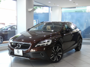 ボルボ V40 V40ｸﾛｽｶﾝﾄﾘｰ T5 AWD ｻﾏﾑ　追ACC･LKA･LCMA 茶革 ﾋｰﾀｰ 7ｲﾝﾁHDDﾅﾋﾞTV ﾌﾟﾚﾐｱﾑｻｳﾝﾄﾞ Bｶﾒﾗ LEDﾗｲﾄ ﾄﾞﾗﾚｺ 専用ｴｸｽﾃﾘｱ&18AW　2年保証