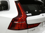 ボルボ V60 V60 T5ｲﾝｽｸﾘﾌﾟｼｮﾝ ﾌﾟﾗｽPKG　1ｵｰﾅｰ 追ACC･LKA･ LCMA ｽﾃｱﾋｰﾀｰ 白革 全席ﾋｰﾀｰ ﾍﾞﾝﾁﾚｰﾀｰ ﾏｯｻｰｼﾞ機能 ﾊﾟﾉﾗﾏSR ﾀｯﾁｽｸﾘｰﾝHDDﾅﾋﾞTV harman/K 全周ｶﾒﾗ ﾍｯﾄﾞｱｯﾌﾟDSP LEDﾗｲﾄ ｵｰﾄﾃｰﾙｹﾞｰﾄ 19AW　2年保証
