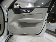 ボルボ V60 V60 T5ｲﾝｽｸﾘﾌﾟｼｮﾝ ﾌﾟﾗｽPKG　1ｵｰﾅｰ 追ACC･LKA･ LCMA ｽﾃｱﾋｰﾀｰ 白革 全席ﾋｰﾀｰ ﾍﾞﾝﾁﾚｰﾀｰ ﾏｯｻｰｼﾞ機能 ﾊﾟﾉﾗﾏSR ﾀｯﾁｽｸﾘｰﾝHDDﾅﾋﾞTV harman/K 全周ｶﾒﾗ ﾍｯﾄﾞｱｯﾌﾟDSP LEDﾗｲﾄ ｵｰﾄﾃｰﾙｹﾞｰﾄ 19AW　2年保証