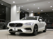 ボルボ V60 V60 T5ｲﾝｽｸﾘﾌﾟｼｮﾝ ﾌﾟﾗｽPKG　1ｵｰﾅｰ 追ACC･LKA･ LCMA ｽﾃｱﾋｰﾀｰ 白革 全席ﾋｰﾀｰ ﾍﾞﾝﾁﾚｰﾀｰ ﾏｯｻｰｼﾞ機能 ﾊﾟﾉﾗﾏSR ﾀｯﾁｽｸﾘｰﾝHDDﾅﾋﾞTV harman/K 全周ｶﾒﾗ ﾍｯﾄﾞｱｯﾌﾟDSP LEDﾗｲﾄ ｵｰﾄﾃｰﾙｹﾞｰﾄ 19AW　2年保証