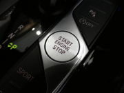 BMW 1シリーズ M135i XDrive　☆indivi外装 1ｵｰﾅｰ ｺﾝﾌｫA 追ACC ﾚｰﾝDW ﾚｰﾝCHW 衝突軽減 黒革Mｽﾎﾟｰﾂｼｰﾄ ﾗｲﾌﾞCP ﾍｯﾄﾞｱｯﾌﾟDSP Bｶﾒﾗ PDC ｵｰﾄﾃｰﾙｹﾞｰﾄ LEDﾗｲﾄ 専用ｴｸｽﾃﾘｱ&18AW 306ps　2年保証