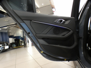 BMW 1シリーズ M135i XDrive　☆indivi外装 1ｵｰﾅｰ ｺﾝﾌｫA 追ACC ﾚｰﾝDW ﾚｰﾝCHW 衝突軽減 黒革Mｽﾎﾟｰﾂｼｰﾄ ﾗｲﾌﾞCP ﾍｯﾄﾞｱｯﾌﾟDSP Bｶﾒﾗ PDC ｵｰﾄﾃｰﾙｹﾞｰﾄ LEDﾗｲﾄ 専用ｴｸｽﾃﾘｱ&18AW 306ps　2年保証