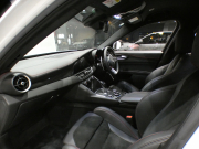 アルファロメオ ジュリア ｼﾞｭﾘｱ ｸｱﾄﾞﾘﾌｫﾘｵ　追ACC ﾚｰﾝﾃﾞｨﾊﾟｰﾁｬｰ&ﾌﾞﾗｲﾝﾄﾞｽﾎﾟｯﾄ 黒半革 Connectｼｽﾃﾑ ｱﾝﾄﾞﾛｲﾄﾞｵｰﾄ harman/Kardon ｷｾﾉﾝ 専用ｴｸｽﾃﾘｱ&19AW ﾀﾞｳﾝｻｽ EBM 可変ﾏﾌﾗｰ 510ps　2年保証