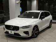 ボルボ V60 V60 B5 Rﾃﾞｻﾞｲﾝ　ｼﾃｨｾｰﾌﾃｨ ACC･BLIS 黒半革 全席ﾋｰﾀｰ ｽﾃｱﾋｰﾀｰ ﾀｯﾁｽｸﾘｰﾝHDDﾅﾋﾞTV harman/K 全周囲ｶﾒﾗ ﾍｯﾄﾞｱｯﾌﾟDSP LEDﾗｲﾄ Rﾃﾞｻﾞｲﾝ専用ｴｸｽﾃﾘｱ&18AW B5ｴﾝｼﾞﾝ+ﾓｰﾀｰ　2年保証