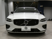 ボルボ V60 V60 B5 Rﾃﾞｻﾞｲﾝ　ｼﾃｨｾｰﾌﾃｨ ACC･BLIS 黒半革 全席ﾋｰﾀｰ ｽﾃｱﾋｰﾀｰ ﾀｯﾁｽｸﾘｰﾝHDDﾅﾋﾞTV harman/K 全周囲ｶﾒﾗ ﾍｯﾄﾞｱｯﾌﾟDSP LEDﾗｲﾄ Rﾃﾞｻﾞｲﾝ専用ｴｸｽﾃﾘｱ&18AW B5ｴﾝｼﾞﾝ+ﾓｰﾀｰ　2年保証