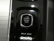 ボルボ V60 V60 B5 Rﾃﾞｻﾞｲﾝ　ｼﾃｨｾｰﾌﾃｨ ACC･BLIS 黒半革 全席ﾋｰﾀｰ ｽﾃｱﾋｰﾀｰ ﾀｯﾁｽｸﾘｰﾝHDDﾅﾋﾞTV harman/K 全周囲ｶﾒﾗ ﾍｯﾄﾞｱｯﾌﾟDSP LEDﾗｲﾄ Rﾃﾞｻﾞｲﾝ専用ｴｸｽﾃﾘｱ&18AW B5ｴﾝｼﾞﾝ+ﾓｰﾀｰ　2年保証