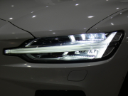 ボルボ V60 V60 B5 Rﾃﾞｻﾞｲﾝ　ｼﾃｨｾｰﾌﾃｨ ACC･BLIS 黒半革 全席ﾋｰﾀｰ ｽﾃｱﾋｰﾀｰ ﾀｯﾁｽｸﾘｰﾝHDDﾅﾋﾞTV harman/K 全周囲ｶﾒﾗ ﾍｯﾄﾞｱｯﾌﾟDSP LEDﾗｲﾄ Rﾃﾞｻﾞｲﾝ専用ｴｸｽﾃﾘｱ&18AW B5ｴﾝｼﾞﾝ+ﾓｰﾀｰ　2年保証