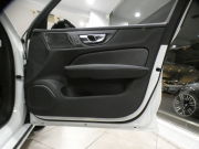 ボルボ V60 V60 B5 Rﾃﾞｻﾞｲﾝ　ｼﾃｨｾｰﾌﾃｨ ACC･BLIS 黒半革 全席ﾋｰﾀｰ ｽﾃｱﾋｰﾀｰ ﾀｯﾁｽｸﾘｰﾝHDDﾅﾋﾞTV harman/K 全周囲ｶﾒﾗ ﾍｯﾄﾞｱｯﾌﾟDSP LEDﾗｲﾄ Rﾃﾞｻﾞｲﾝ専用ｴｸｽﾃﾘｱ&18AW B5ｴﾝｼﾞﾝ+ﾓｰﾀｰ　2年保証