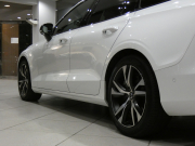 ボルボ V60 V60 B5 Rﾃﾞｻﾞｲﾝ　ｼﾃｨｾｰﾌﾃｨ ACC･BLIS 黒半革 全席ﾋｰﾀｰ ｽﾃｱﾋｰﾀｰ ﾀｯﾁｽｸﾘｰﾝHDDﾅﾋﾞTV harman/K 全周囲ｶﾒﾗ ﾍｯﾄﾞｱｯﾌﾟDSP LEDﾗｲﾄ Rﾃﾞｻﾞｲﾝ専用ｴｸｽﾃﾘｱ&18AW B5ｴﾝｼﾞﾝ+ﾓｰﾀｰ　2年保証