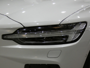 ボルボ V60 V60 B5 Rﾃﾞｻﾞｲﾝ　ｼﾃｨｾｰﾌﾃｨ ACC･BLIS 黒半革 全席ﾋｰﾀｰ ｽﾃｱﾋｰﾀｰ ﾀｯﾁｽｸﾘｰﾝHDDﾅﾋﾞTV harman/K 全周囲ｶﾒﾗ ﾍｯﾄﾞｱｯﾌﾟDSP LEDﾗｲﾄ Rﾃﾞｻﾞｲﾝ専用ｴｸｽﾃﾘｱ&18AW B5ｴﾝｼﾞﾝ+ﾓｰﾀｰ　2年保証