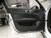 ボルボ V60 V60 B5 Rﾃﾞｻﾞｲﾝ　ｼﾃｨｾｰﾌﾃｨ ACC･BLIS 黒半革 全席ﾋｰﾀｰ ｽﾃｱﾋｰﾀｰ ﾀｯﾁｽｸﾘｰﾝHDDﾅﾋﾞTV harman/K 全周囲ｶﾒﾗ ﾍｯﾄﾞｱｯﾌﾟDSP LEDﾗｲﾄ Rﾃﾞｻﾞｲﾝ専用ｴｸｽﾃﾘｱ&18AW B5ｴﾝｼﾞﾝ+ﾓｰﾀｰ　2年保証