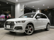 アウディ SQ5 SQ5 3.0TFSIｸﾜﾄﾛ ｱｼｽﾀﾝｽPKG　ADVｷｰ 追ACC ﾚｰﾝ&ｻｲﾄﾞｱｼｽﾄ 衝突軽減 半革 ﾋｰﾀｰ MMIﾅﾋﾞ ﾊﾞｰﾁｬﾙCP B&Oｻｳﾝﾄﾞ Bｶﾒﾗ PDC ﾏﾄﾘｸｽLED ｱﾝﾋﾞｴﾝﾄﾗｲﾄ ｵｰﾄﾃｰﾙｹﾞｰﾄ 専用ｴｸｽﾃﾘｱ&21AW ﾚｯﾄﾞｷｬﾘﾊﾟｰ 354ps　2年保証