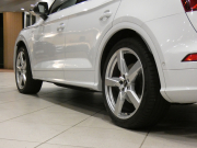 アウディ SQ5 SQ5 3.0TFSIｸﾜﾄﾛ ｱｼｽﾀﾝｽPKG　ADVｷｰ 追ACC ﾚｰﾝ&ｻｲﾄﾞｱｼｽﾄ 衝突軽減 半革 ﾋｰﾀｰ MMIﾅﾋﾞ ﾊﾞｰﾁｬﾙCP B&Oｻｳﾝﾄﾞ Bｶﾒﾗ PDC ﾏﾄﾘｸｽLED ｱﾝﾋﾞｴﾝﾄﾗｲﾄ ｵｰﾄﾃｰﾙｹﾞｰﾄ 専用ｴｸｽﾃﾘｱ&21AW ﾚｯﾄﾞｷｬﾘﾊﾟｰ 354ps　2年保証