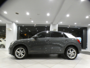 アウディ Q2 Q2 30TFSIｽﾎﾟｰﾂ Sﾗｲﾝ&ｱｼｽﾀﾝｽPKG　ADVｷｰ 追ACC ﾚｰﾝ&ｻｲﾄﾞｱｼｽﾄ ｱｳﾃﾞｨﾌﾟﾚｾﾝｽ 半革 ﾋｰﾀｰ MMIﾅﾋﾞ Bｶﾒﾗ PDC LEDﾗｲﾄ ｵｰﾄﾃｰﾙｹﾞｰﾄ Sﾗｲﾝｴｸｽﾃﾘｱ&18AW　2年保証