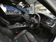 BMW 5シリーズ 528iﾂｰﾘﾝｸﾞMｽﾎﾟｰﾂ　後期 追ACC ﾚｰﾝCHW 衝突軽減 黒革 ﾋｰﾀｰ DSPﾒｰﾀｰ iﾄﾞﾗｲﾌﾞﾅﾋﾞ(NBT-EVO) Bｶﾒﾗ PDC LEDﾗｲﾄ ｵｰﾄﾃｰﾙｹﾞｰﾄ Mｽﾎﾟｰﾂｴｱﾛ&18AW 高出力EG 245ps　2年保証