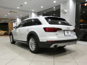 アウディ A4 A4 ｵｰﾙﾛｰﾄﾞｸﾜﾄﾛ ﾗｸﾞｼﾞｭｱﾘｰ&ｱｼｽﾀﾝｽPKG　ADVｷｰ 追ACC ﾚｰﾝ&ｻｲﾄﾞｱｼｽﾄ ｱｳﾃﾞｨﾌﾟﾚｾﾝｽ MMIﾅﾋﾞ ﾊﾞｰﾁｬﾙCP 全周囲ｶﾒﾗ PDC ﾊﾟｰｸｱｼｽﾄ ｵｰﾄﾃｰﾙｹﾞｰﾄ ﾏﾄﾘｸｽLED 17AW　2年保証