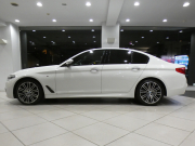 BMW 5シリーズ 523i Mｽﾎﾟｰﾂ ﾊｲﾗｲﾝPKG　ｺﾝﾌｫA Dｱｼｽﾄ+ 追ACC ﾚｰﾝCHW 衝突軽減 黒革 全席ﾋｰﾀｰ iﾄﾞﾗｲﾌﾞﾅﾋﾞ(第6世代ﾀｯﾁP対応) 全周囲ｶﾒﾗ PDC LEDﾗｲﾄ ｵｰﾄﾄﾗﾝｸ Mｽﾎﾟｰﾂｴｱﾛ&19AW ﾄﾗﾝｸｽﾎﾟｲﾗｰ　2年保証