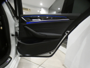 BMW 5シリーズ 523i Mｽﾎﾟｰﾂ ﾊｲﾗｲﾝPKG　ｺﾝﾌｫA Dｱｼｽﾄ+ 追ACC ﾚｰﾝCHW 衝突軽減 黒革 全席ﾋｰﾀｰ iﾄﾞﾗｲﾌﾞﾅﾋﾞ(第6世代ﾀｯﾁP対応) 全周囲ｶﾒﾗ PDC LEDﾗｲﾄ ｵｰﾄﾄﾗﾝｸ Mｽﾎﾟｰﾂｴｱﾛ&19AW ﾄﾗﾝｸｽﾎﾟｲﾗｰ　2年保証