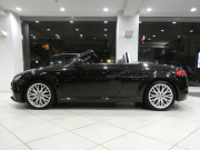 アウディ TTロードスター TTﾛｰﾄﾞｽﾀｰ 2.0TFSIｸﾜﾄﾛ SﾗｲﾝPKG　ADVｷｰ 黒幌/黒半革 Pｼｰﾄ MMIﾅﾋﾞTV ﾊﾞｰﾁｬﾙCP Rｾﾝｻｰ ﾏﾄﾘｸｽLED Sﾗｲﾝｴｸｽﾃﾘｱ&18AW　2年保証