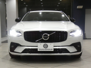 ボルボ V90 V90 B6 AWD Rﾃﾞｻﾞｲﾝ　ｼﾃｨｾｰﾌ 追ACC･LKA･ LCMA ｽﾃｱﾋｰﾀｰ 白革 全席ﾋｰﾀｰ ﾊﾟﾉﾗﾏSR ﾀｯﾁｽｸﾘｰﾝHDDﾅﾋﾞTV B&Wｻｳﾝﾄﾞ 全周ｶﾒﾗ PDC ﾍｯﾄﾞｱｯﾌﾟDSP LEDﾗｲﾄ ｵｰﾄﾃｰﾙｹﾞｰﾄ Rﾃﾞｻﾞｲﾝ専用ｴｸｽﾃﾘｱ&20AW B6ｴﾝｼﾞﾝ +ﾓｰﾀｰ　2年保証