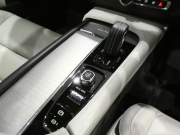 ボルボ V90 V90 B6 AWD Rﾃﾞｻﾞｲﾝ　ｼﾃｨｾｰﾌ 追ACC･LKA･ LCMA ｽﾃｱﾋｰﾀｰ 白革 全席ﾋｰﾀｰ ﾊﾟﾉﾗﾏSR ﾀｯﾁｽｸﾘｰﾝHDDﾅﾋﾞTV B&Wｻｳﾝﾄﾞ 全周ｶﾒﾗ PDC ﾍｯﾄﾞｱｯﾌﾟDSP LEDﾗｲﾄ ｵｰﾄﾃｰﾙｹﾞｰﾄ Rﾃﾞｻﾞｲﾝ専用ｴｸｽﾃﾘｱ&20AW B6ｴﾝｼﾞﾝ +ﾓｰﾀｰ　2年保証