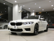 BMW Mシリーズ M5 ｺﾝﾌｫｰﾄPKG　Dｱｼｽﾄ+ 追ACC ﾚｰﾝCHW 衝突軽減 黒革 ﾏｯｻｰｼﾞ ﾋｰﾀｰ&ﾍﾞﾝﾁﾚｰﾀｰ ☆B&Wｻｳﾝﾄﾞ iﾄﾞﾗｲﾌﾞﾅﾋﾞ(第6世代 ﾀｯﾁP対応) 全周囲ｶﾒﾗ PDC ﾍｯﾄﾞUDSP ﾅｲﾄﾋﾞｼﾞｮﾝ LEDﾗｲﾄ ｱﾝﾋﾞｴﾝﾄｴｱP 専用ｴｸｽﾃﾘｱ&20AW ｽﾎﾟｰﾂEX 600ps　2年保証　