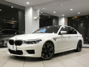 BMW Mシリーズ M5 ｺﾝﾌｫｰﾄPKG　Dｱｼｽﾄ+ 追ACC ﾚｰﾝCHW 衝突軽減 黒革 ﾏｯｻｰｼﾞ ﾋｰﾀｰ&ﾍﾞﾝﾁﾚｰﾀｰ ☆B&Wｻｳﾝﾄﾞ iﾄﾞﾗｲﾌﾞﾅﾋﾞ(第6世代 ﾀｯﾁP対応) 全周囲ｶﾒﾗ PDC ﾍｯﾄﾞUDSP ﾅｲﾄﾋﾞｼﾞｮﾝ LEDﾗｲﾄ ｱﾝﾋﾞｴﾝﾄｴｱP 専用ｴｸｽﾃﾘｱ&20AW ｽﾎﾟｰﾂEX 600ps　2年保証　